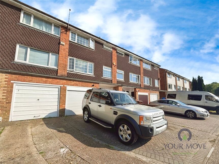 3 bedroom Mid Terrace House for sale