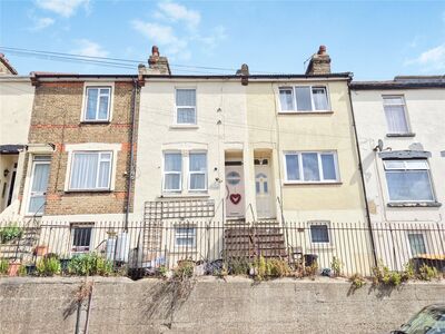 Upper Luton Road, 2 bedroom Mid Terrace House for sale, £230,000