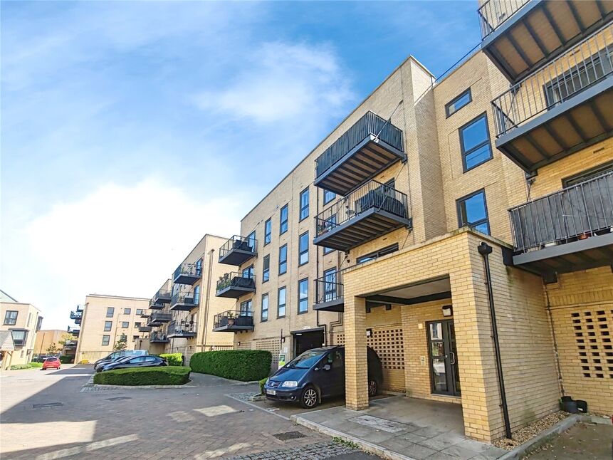 Main image of 2 bedroom  Flat for sale, Starboard Crescent, Chatham, Kent, ME4