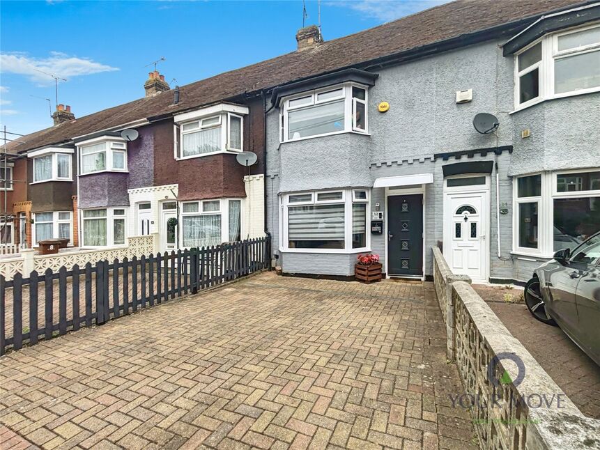 3 bedroom Mid Terrace House for sale