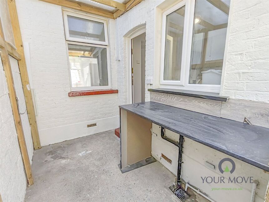 Lean-To / Utility Room