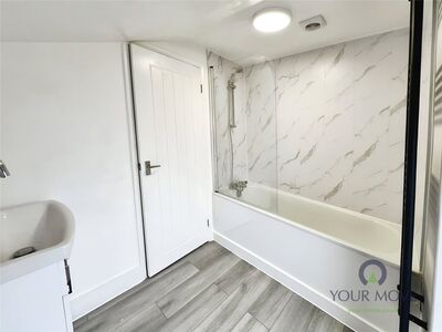 Dale Street, 1 bedroom Mid Terrace Flat to rent, &pound;900 pcm
