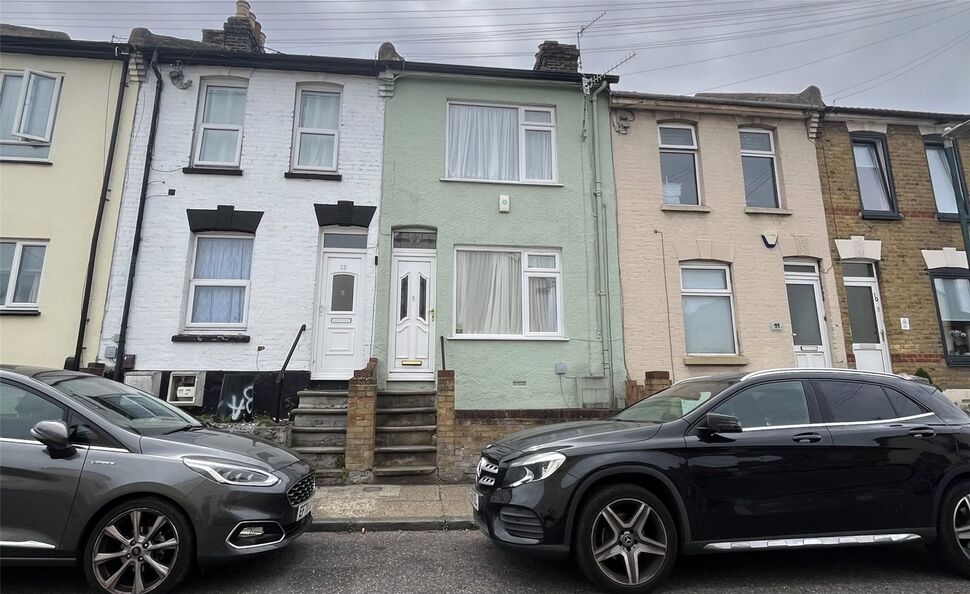 Main image of 3 bedroom Mid Terrace House to rent, Portland Street, Chatham, Kent, ME4