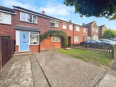 3 bedroom Mid Terrace House for sale