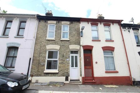 2 bedroom Mid Terrace House to rent