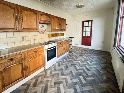 Pagitt Street, 3 bedroom Mid Terrace House to rent, &pound;1,300 pcm