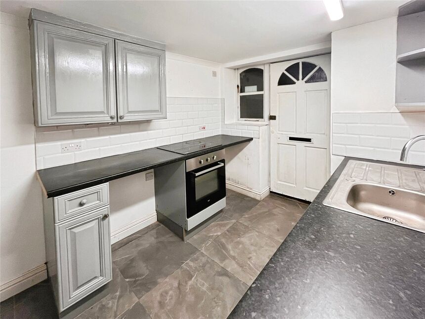 Main image of 1 bedroom Flat to rent, Maidstone Road, Chatham, Kent, ME4