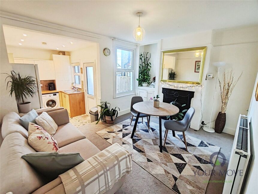 Main image of 2 bedroom Mid Terrace House for sale, Glencoe Road, Chatham, Kent, ME4