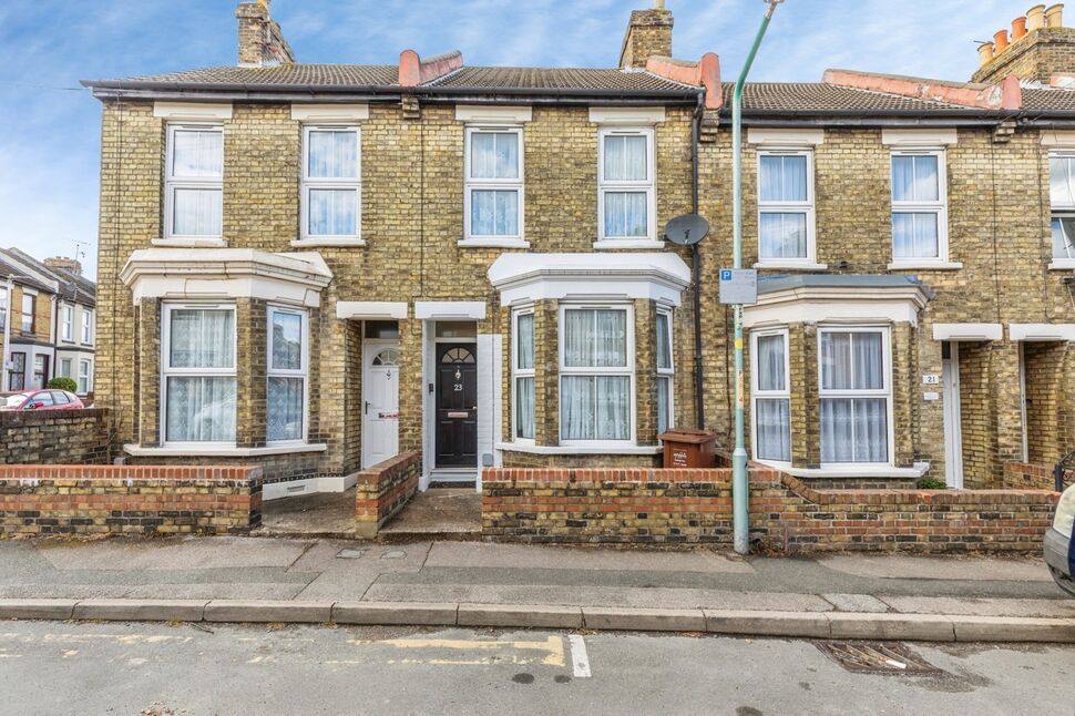 2 bedroom Mid Terrace House for sale