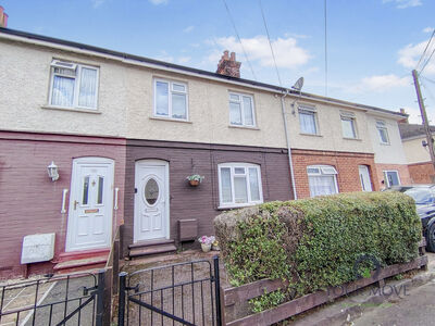 3 bedroom Mid Terrace House for sale