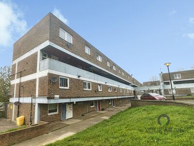 Melville Court, 3 bedroom Flat for sale, &pound;130,000