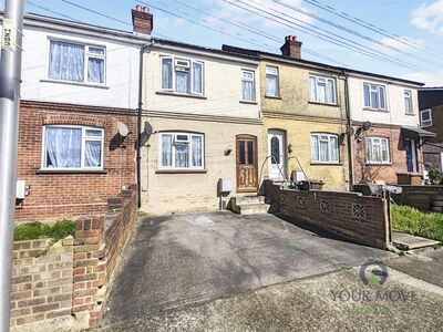 3 bedroom Mid Terrace House for sale