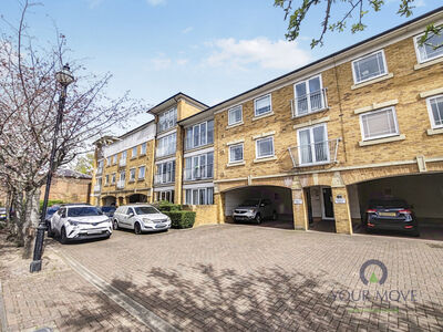 2 bedroom Flat for sale