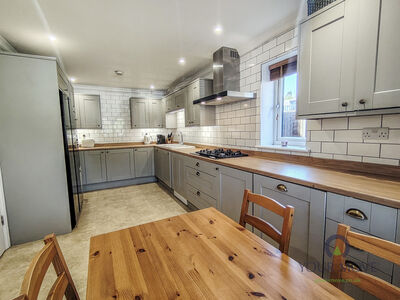 Randall Road, 4 bedroom Semi Detached House for sale, &pound;425,000