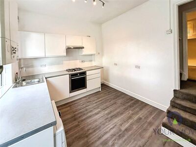 Thorold Road, 2 bedroom Mid Terrace House to rent, &pound;1,250 pcm