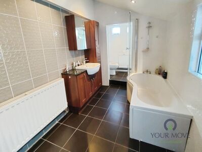 2 bedroom Mid Terrace House for sale