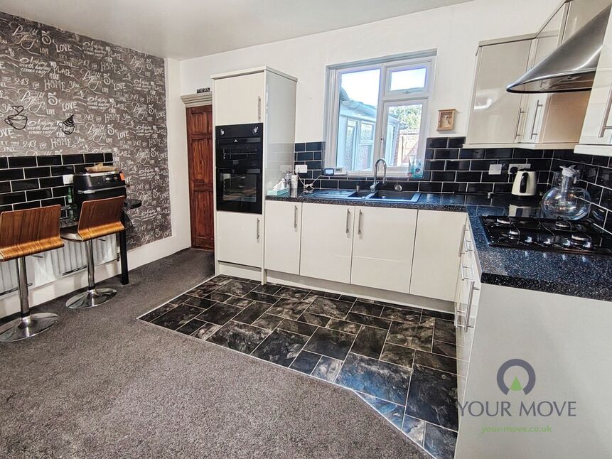2 bedroom Mid Terrace House for sale