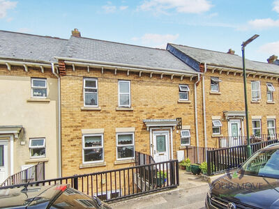 4 bedroom Mid Terrace House for sale