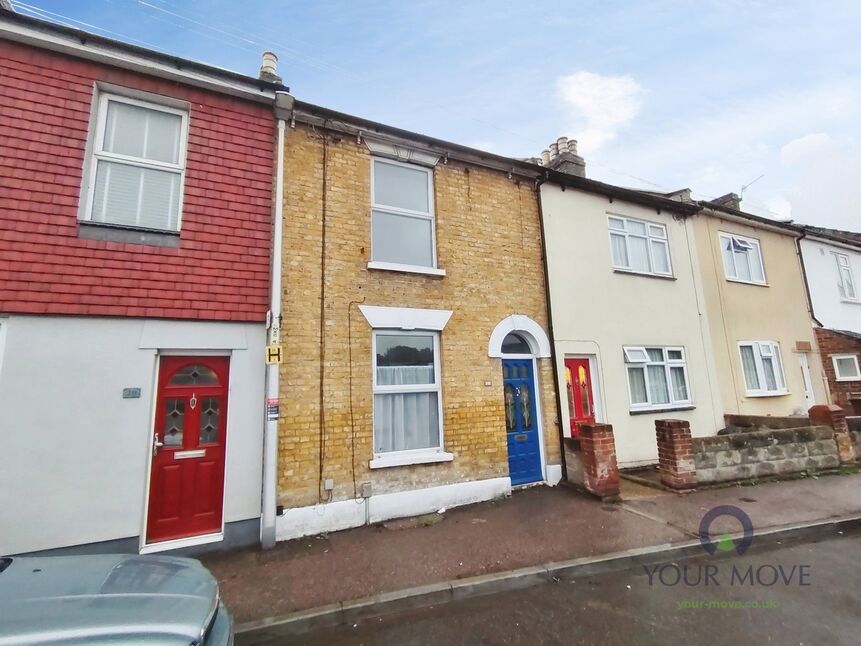 3 bedroom Mid Terrace House for sale