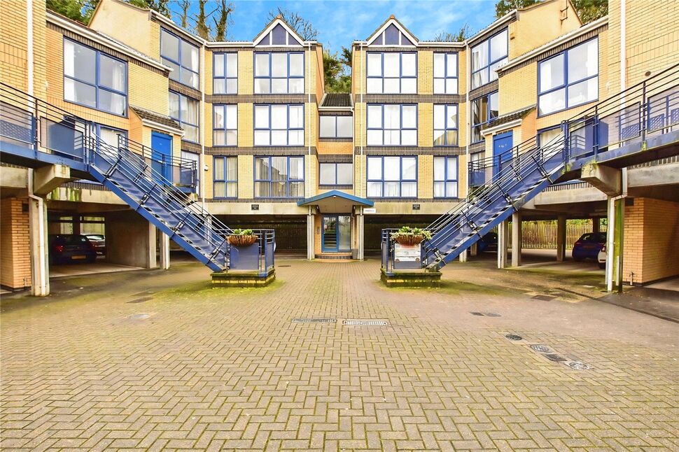 Main image of 1 bedroom  Flat to rent, Valetta Way, Rochester, Kent, ME1