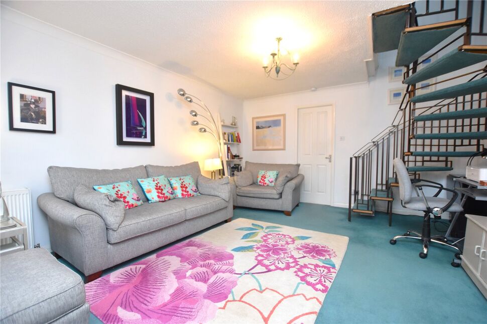 Semi Detached House for sale, Springholm Drive, Airdrie, ML6 £130,000