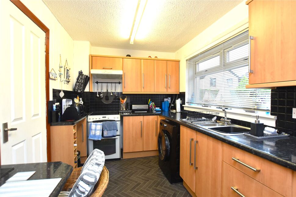 Semi Detached House for sale, Springholm Drive, Airdrie, ML6 £130,000