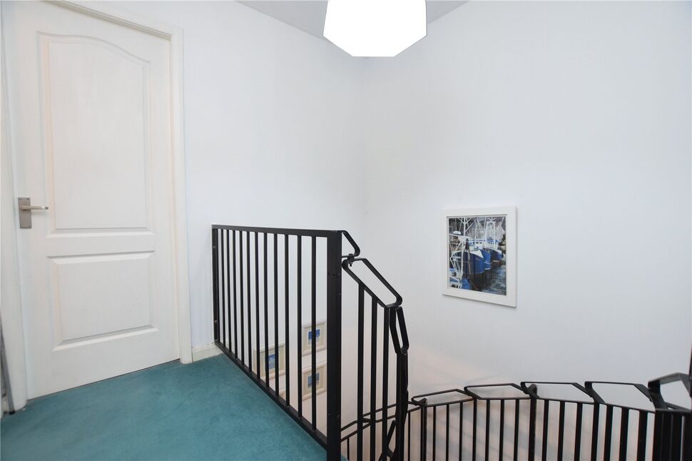 Semi Detached House for sale, Springholm Drive, Airdrie, ML6 £130,000