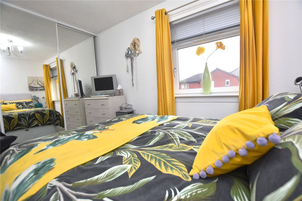 Semi Detached House for sale, Springholm Drive, Airdrie, ML6 £130,000