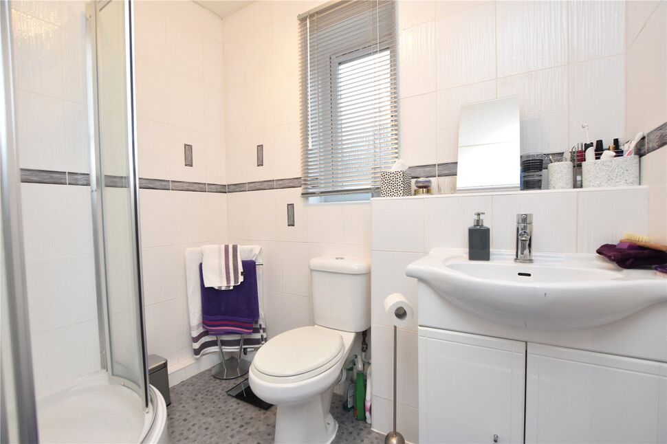 Semi Detached House for sale, Springholm Drive, Airdrie, ML6 £130,000