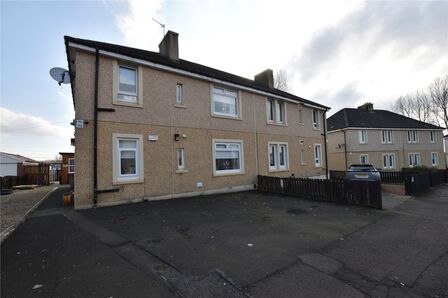 Sunnyside Crescent, 2 bedroom Flat to rent, &pound;825 pcm