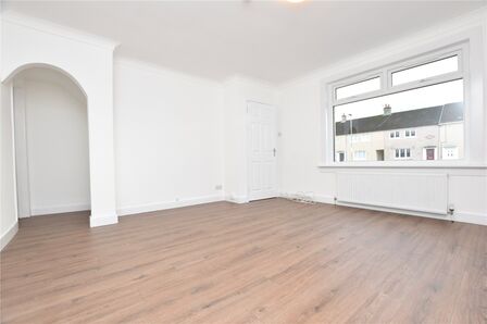 Braehead Place, 3 bedroom Mid Terrace House to rent, &pound;1,150 pcm