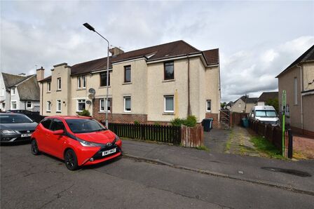 Motherwell Road, 3 bedroom Flat to rent, &pound;1,000 pcm