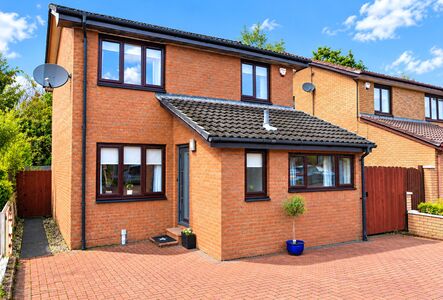 Campbell Crescent, 4 bedroom Detached House for sale, &pound;350,000