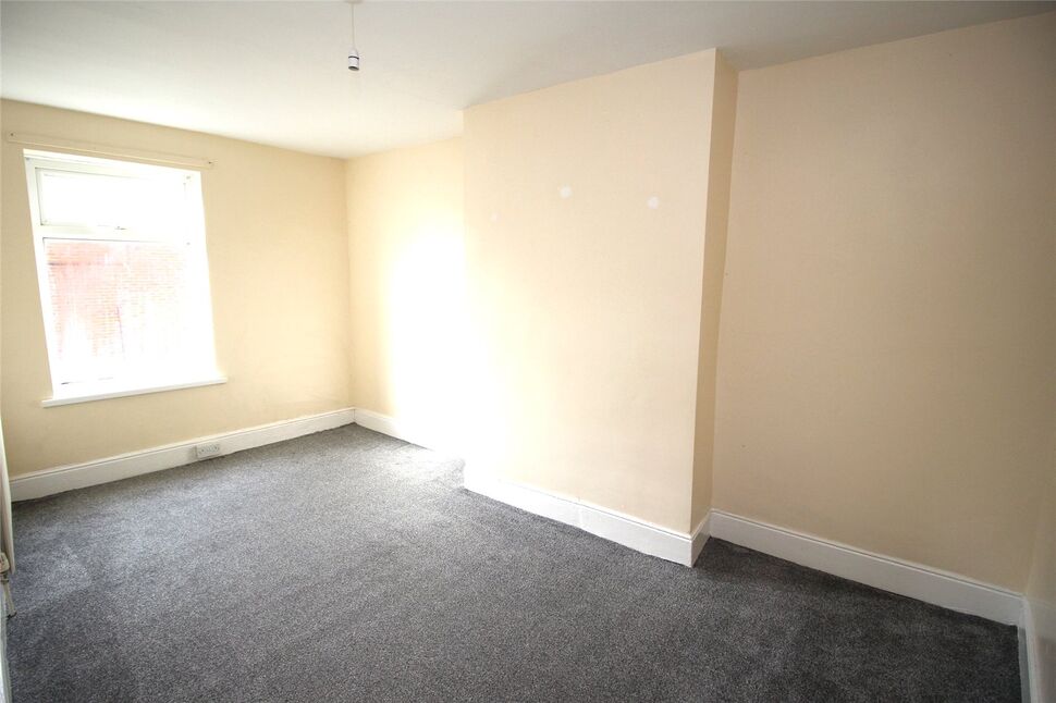 2 bedroom Mid Terrace House for sale, Oakfield Terrace, Prudhoe, NE42 £80,000