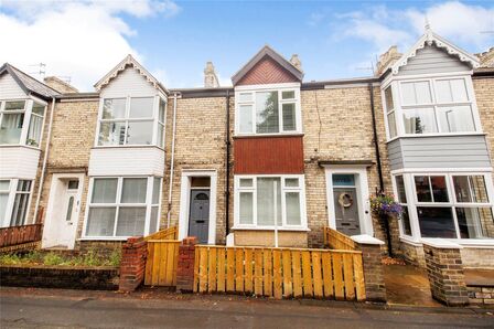 Dean Terrace, 2 bedroom Mid Terrace House to rent, £850 pcm