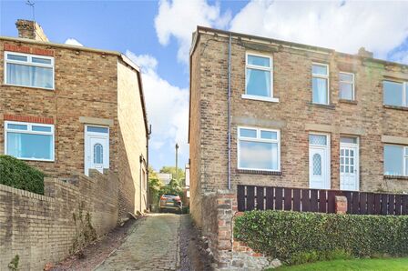 Bearl View, 2 bedroom End Terrace House for sale, £165,000