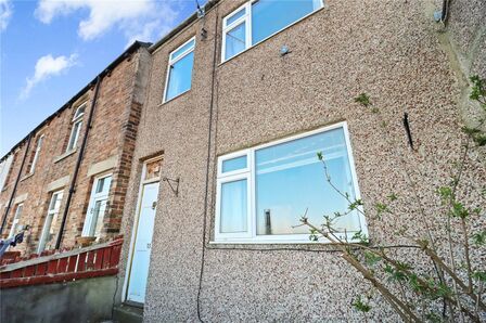 3 bedroom Mid Terrace House for sale