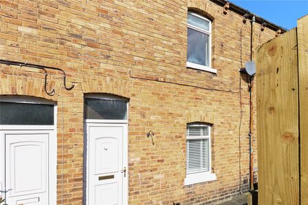 2 bedroom Mid Terrace House for sale