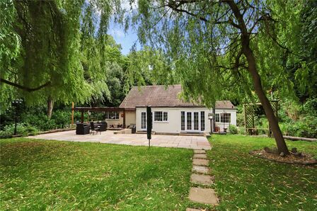 Station Bank, 4 bedroom Detached Bungalow for sale, £800,000