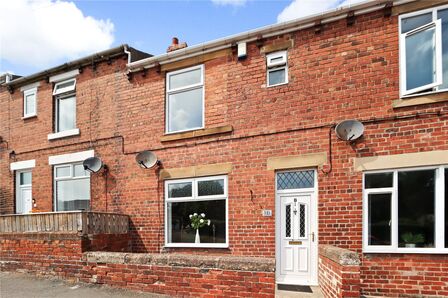 2 bedroom Mid Terrace House for sale