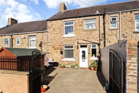 Victoria Terrace, 2 bedroom Mid Terrace House for sale, £155,000