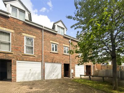 Old Eltringham Court, 3 bedroom Mid Terrace House for sale, £175,000