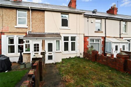 2 bedroom Mid Terrace House for sale