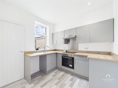 2 bedroom Mid Terrace House for sale