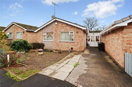 2 bedroom Mid Terrace Bungalow for sale
