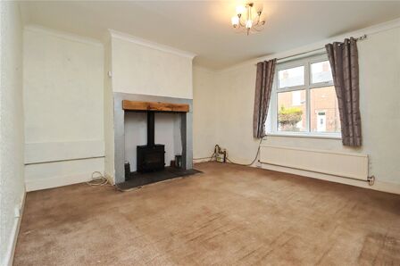 3 bedroom Mid Terrace House for sale