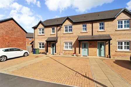 3 bedroom Mid Terrace House for sale