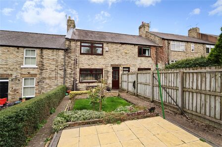 3 bedroom Mid Terrace House for sale