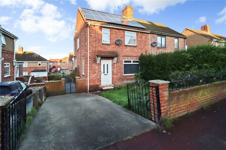 Garden House Estate, 2 bedroom Semi Detached House to rent, &pound;800 pcm