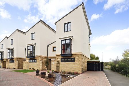 Cromwell Ford Way, 4 bedroom End Terrace House for sale, £280,000
